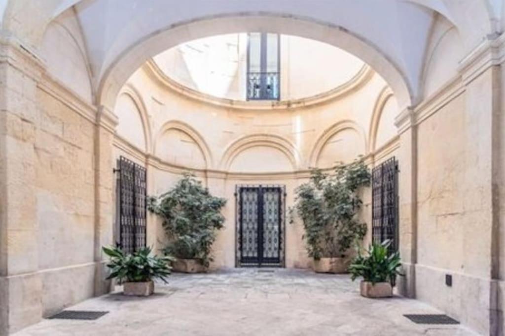 Casa vacanze De Mari Lecce Buitenkant foto